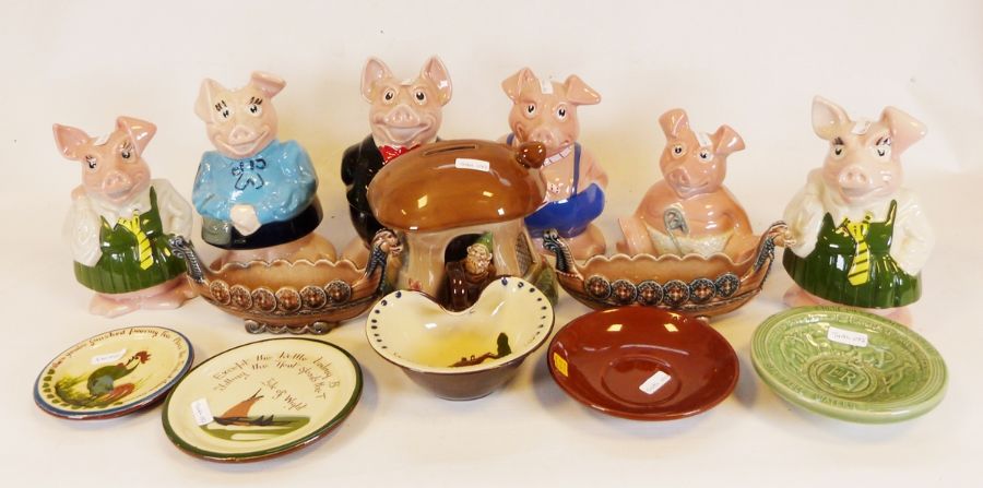 Collection of Wade NatWest pig money banks together with various chinaware (1 box)Condition