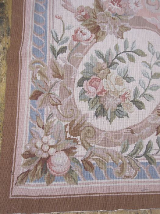 Large modern machine needlepoint carpet/rug, mainly pinks, pale blues, patterned with roses, - Image 5 of 8