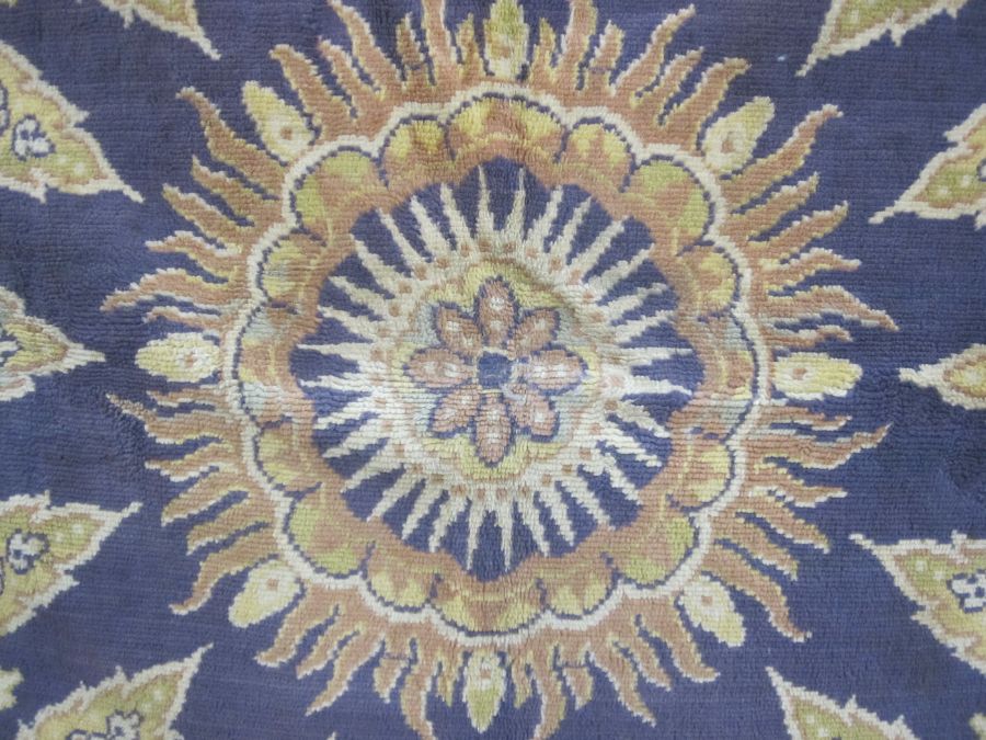 Victorian/Edwardian chenille tablecloth/cover with central design on purple background, 190cm x - Image 2 of 4