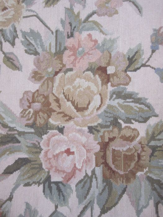 Large modern machine needlepoint carpet/rug, mainly pinks, pale blues, patterned with roses, - Image 3 of 8