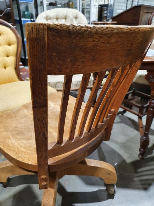 Early 20th century oak office swivel chair  Condition ReportSurface scratches, scuffs and knocks - Image 8 of 21