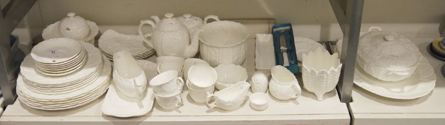 Extensive Coalport porcelain leaf moulded part dinner and tea service ‘Countryware’ Condition