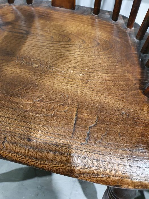 Pair of late 19th/early 20th century elm and yew windsor chairs, probably North East England/ - Image 10 of 23