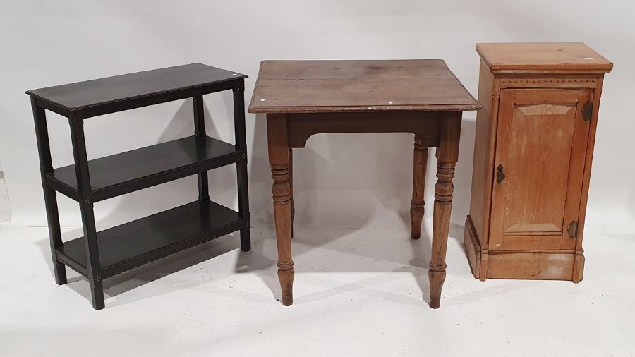 Oak pot cupboard, a three-tier ebonised bookcase and a square table on turned legs (3)