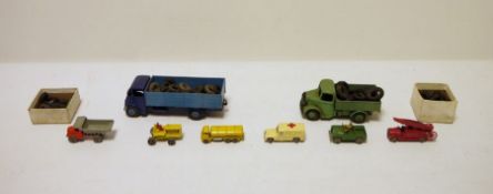 Quantity of loose diecast Dinky toys to include 511 4-ton lorry, 411 Bedford truck, a small quantity