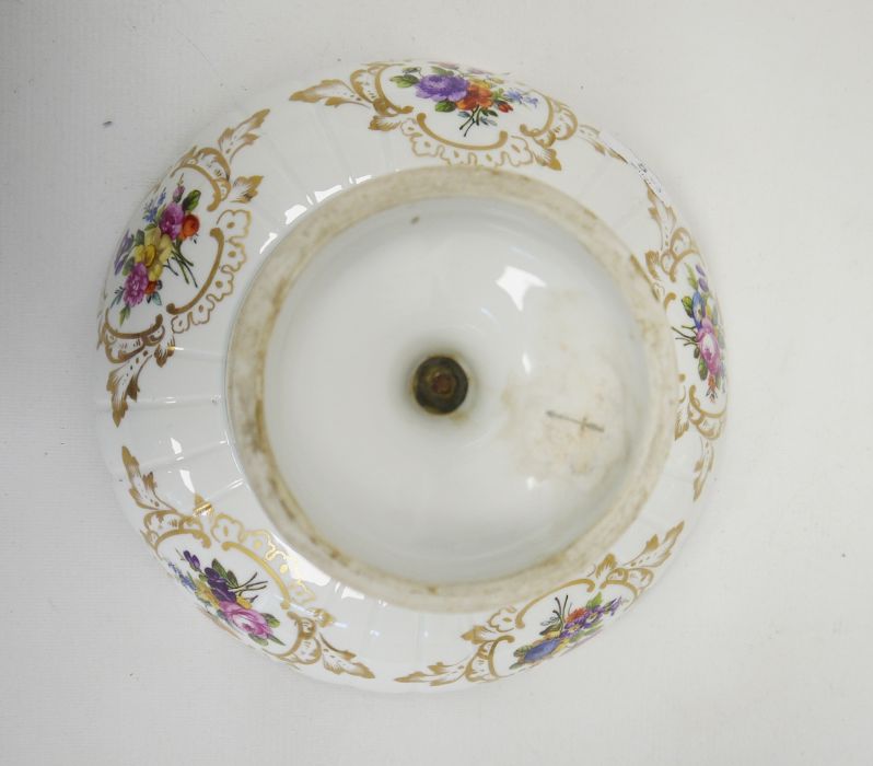 Continental Meissen-style pedestal bowl with floral decoration, a Minton decorative plate and a - Image 3 of 5