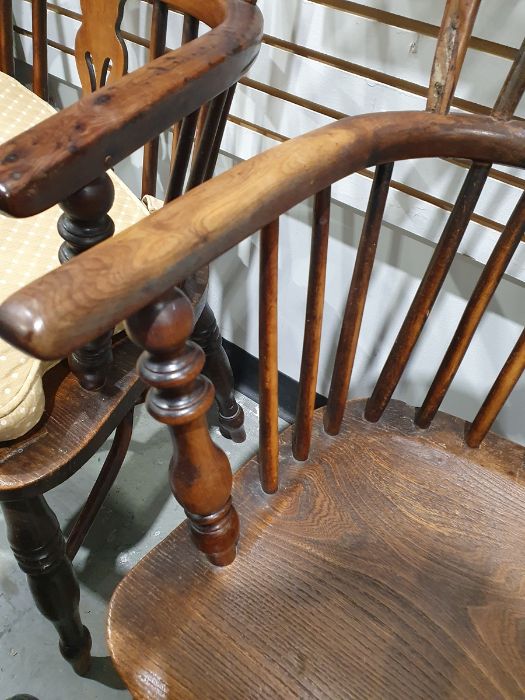 Pair of late 19th/early 20th century elm and yew windsor chairs, probably North East England/ - Image 17 of 23