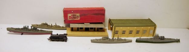 Assorted Tri-ang boxed tenders, cars and wagons, platform extensions, Hornby Dublo station kit,