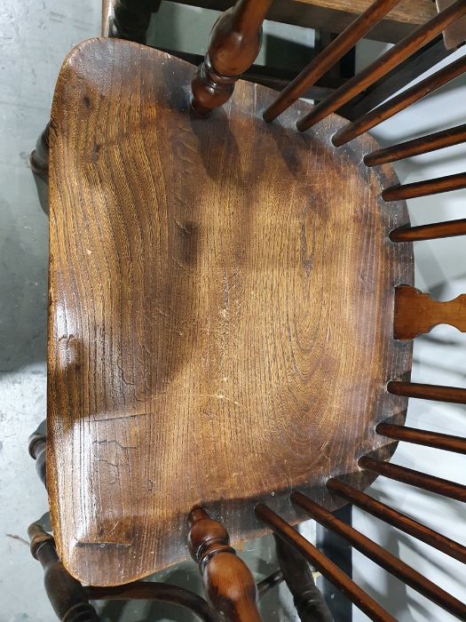Pair of late 19th/early 20th century elm and yew windsor chairs, probably North East England/ - Image 9 of 23