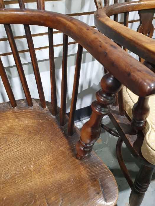 Pair of late 19th/early 20th century elm and yew windsor chairs, probably North East England/ - Image 4 of 23