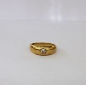 9ct gold and diamond ring with tapering band, having diamond in star setting to the top Condition