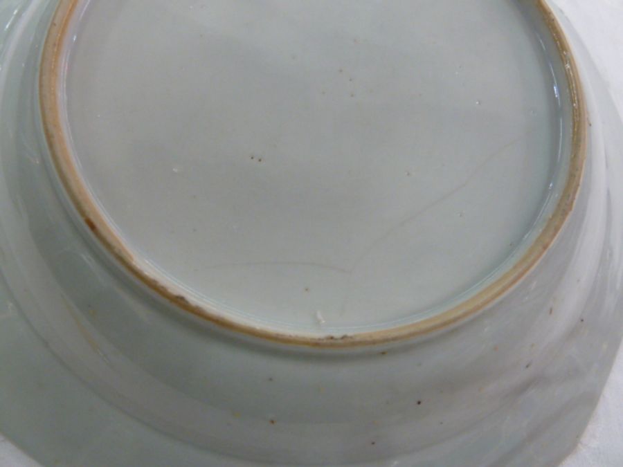 Set of three 18th century/early 19th century Chinese porcelain plates, octagonal with underglaze - Image 5 of 6