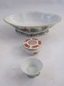 Chinese porcelain bowl, oval and six-lobed, the exterior painted with pomegranate branches, on lobed
