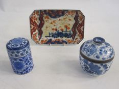 Two Chinese lidded blue and white small pots, 11cm high approx. and a Japanese imari small tray,