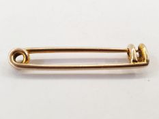 Gold-coloured metal cravat/tie bar, 1.8g