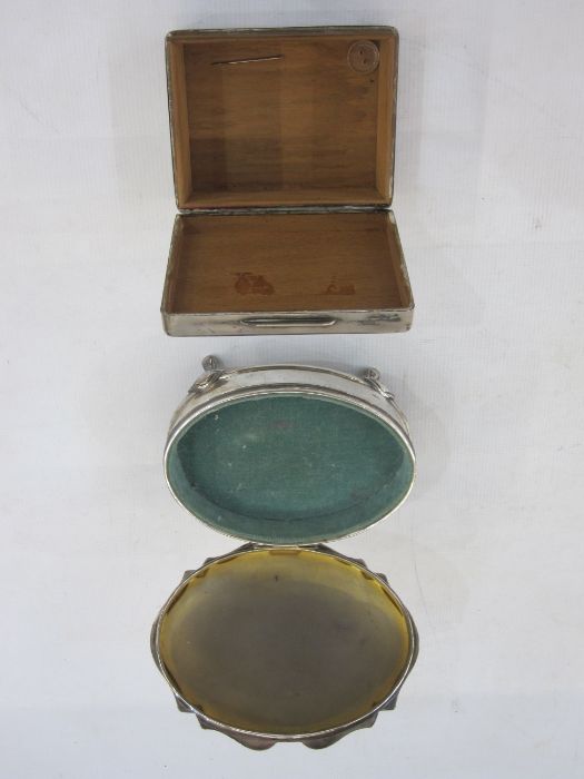 Silver dressing table jewellery box by Lee & Wigfull, Sheffield 1910, of shaped oval form with - Image 2 of 3