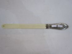 Early 19th century silver mounted page turner with ivory blade (marks rubbed), 35cm long