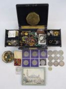 Leather jewellery box and contents of assorted jewellery including glass beads, a banded agate