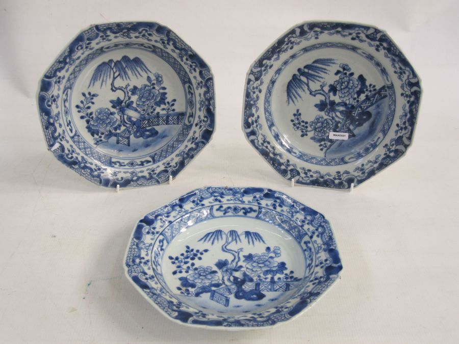 Set of three 18th century/early 19th century Chinese porcelain plates, octagonal with underglaze