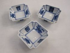 Set of three modern Chinese porcelain miniature pickle dishes, square, blue peach decoration, 6.