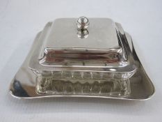 George V silver butter dish of square form and having glass bowl, Sheffield, John Round and Son ltd,