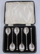 Set of six silver seal-top teaspoons, Birmingham 1925, in case, maker William Sucking