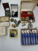 Quantity costume jewellery and plated teaspoons (1 box)