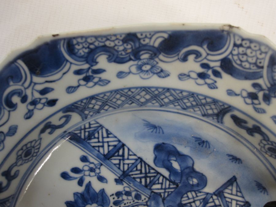 Set of three 18th century/early 19th century Chinese porcelain plates, octagonal with underglaze - Image 2 of 6