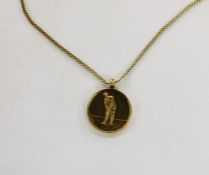 18ct gold golfer pendant inscribed to reverse 'Aberdovey Golf Club', 6.5g approx, on gilt chain