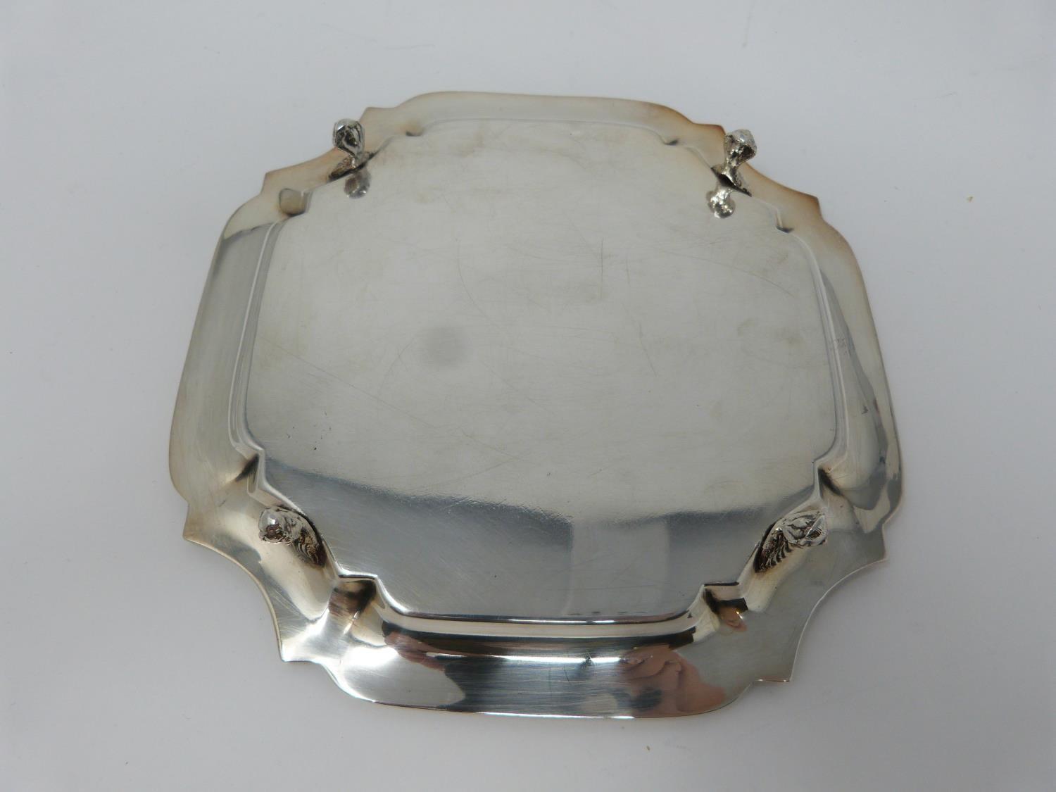 An octagonal silver four footed mint dish. With ball and claw form feet. Hallmarked FLR. Diameter - Image 5 of 6