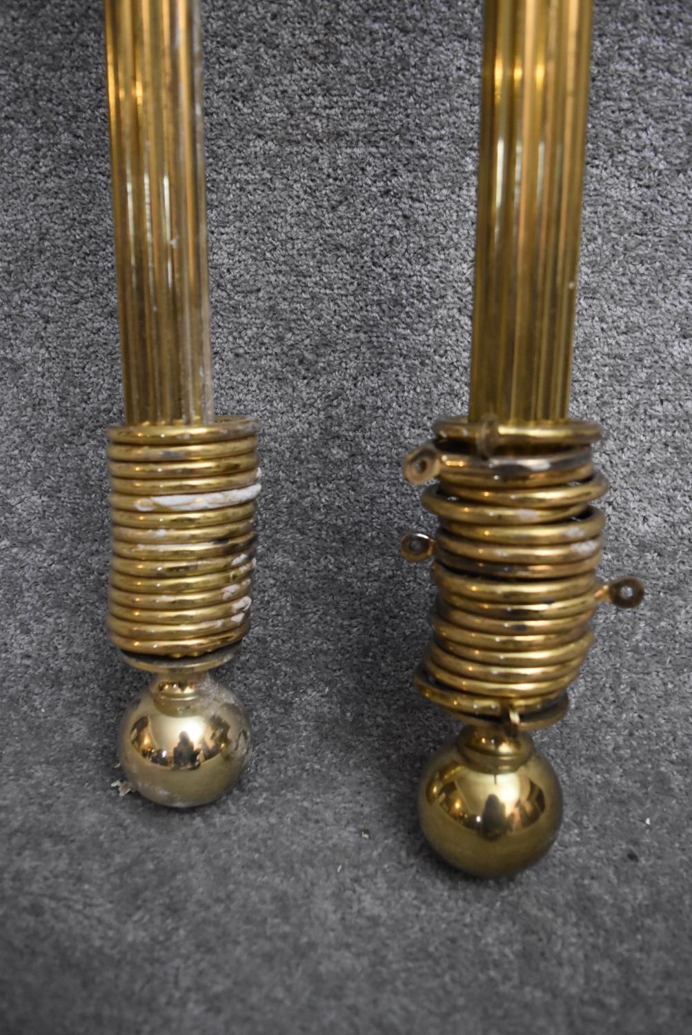 Two brass fluted curtain poles and rings with spherical finials. Longest L.165/Shortest L.138cm - Image 4 of 4