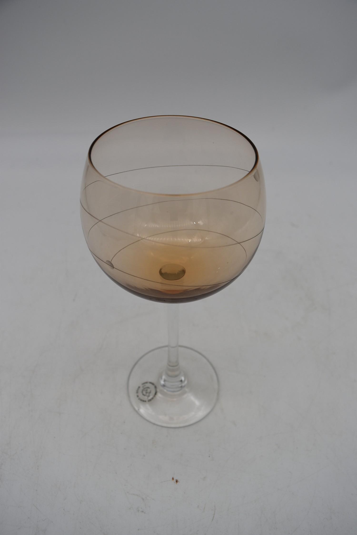 A set of four crystal coloured wine glasses. H.23cm - Image 6 of 11