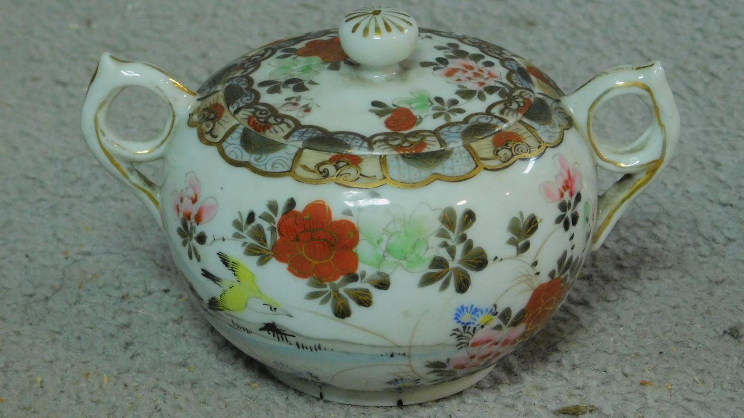 A collection of antique signed ceramics. Including a Japanese hand painted and gilded eggshell - Image 4 of 10