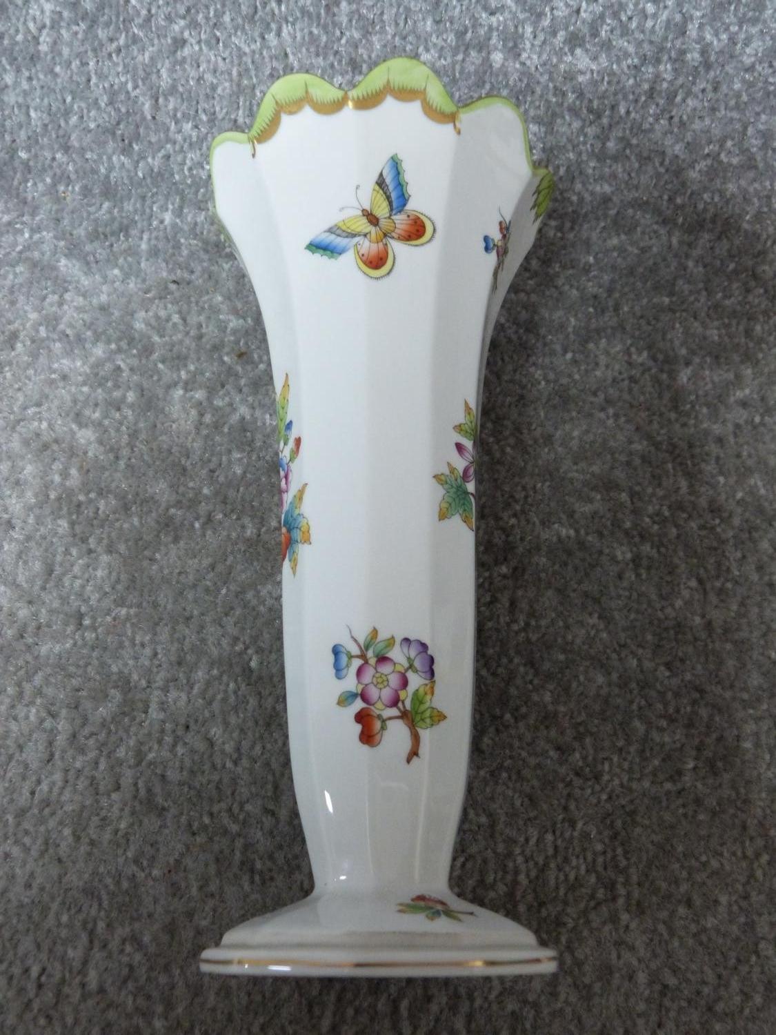 A collection of hand painted Herend porcelain pieces. Including a Queen Victoria design trumpet - Image 14 of 17