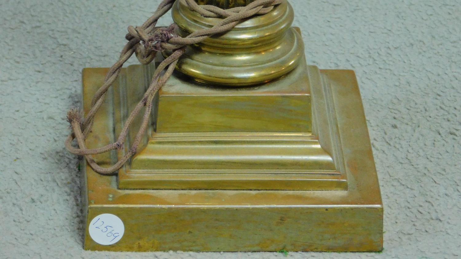 An antique cast brass Corinthian column lamp base. H.50cm - Image 3 of 3