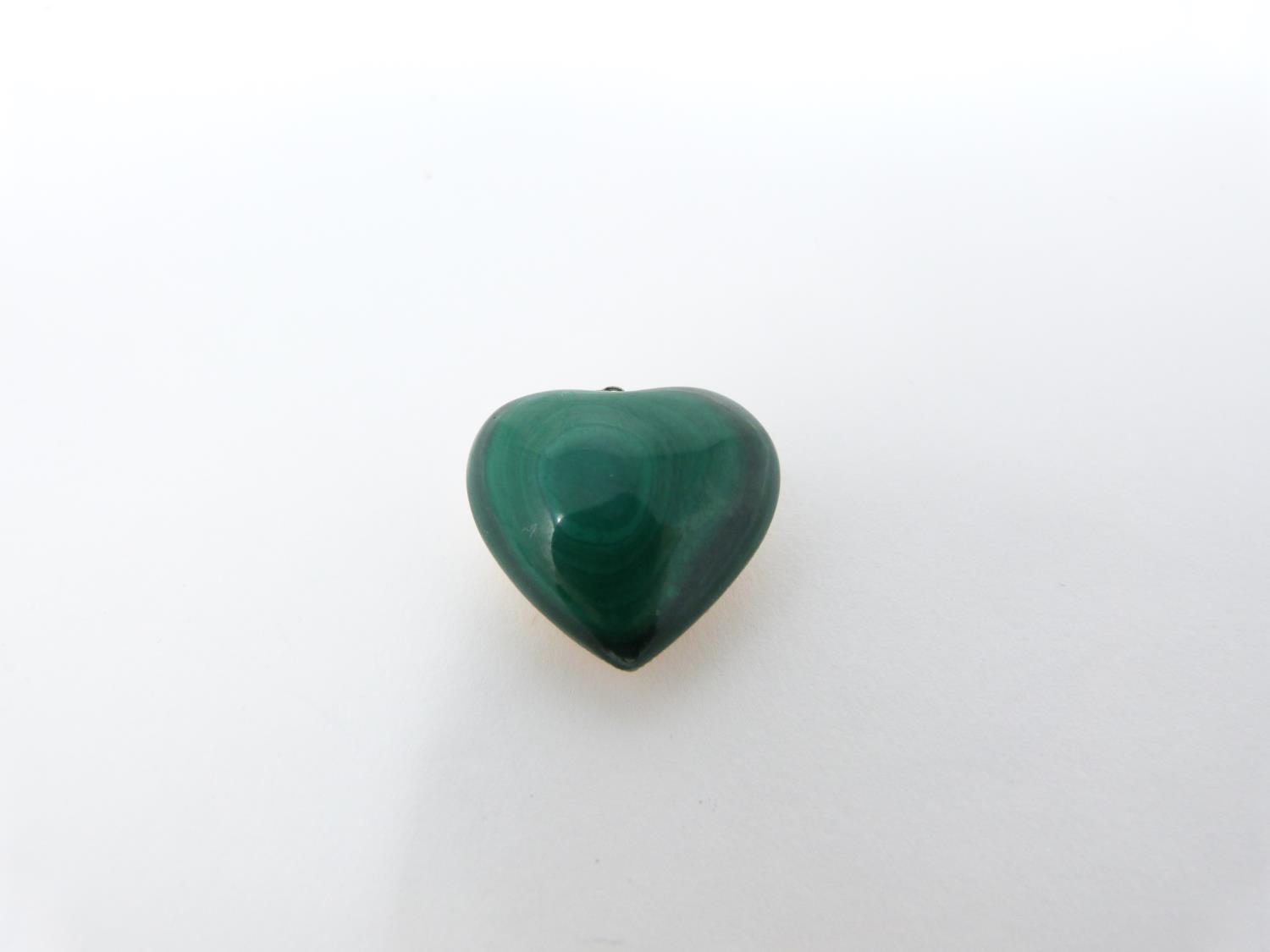 A collection of antique and vintage jewellery. Including a carved and polished heart shaped - Image 22 of 25