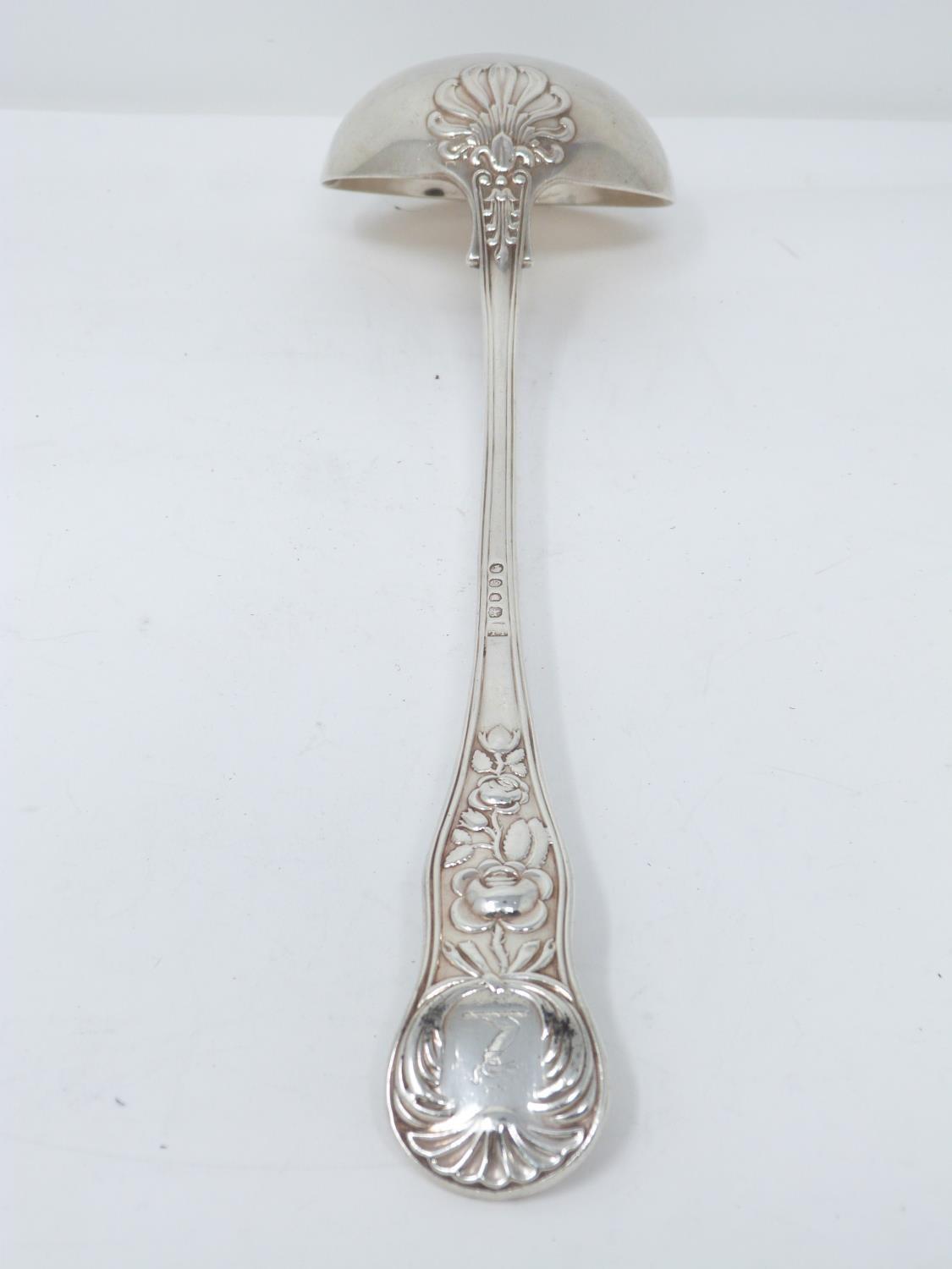 An early Victorian sterling silver soup ladle. Hallmarked: HI IL for John & Henry Lias, London 1845. - Image 4 of 8