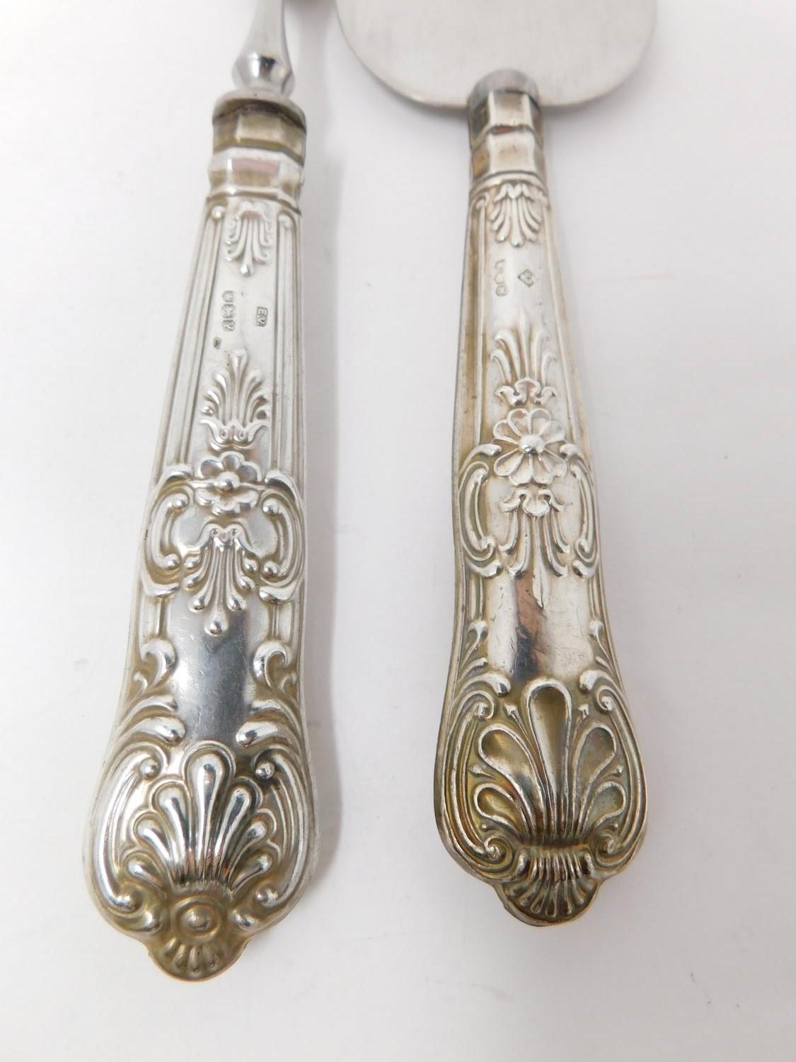 A collection of silver cutlery. Inlcuding a Georgian pierced foliate design fish slice, - Image 12 of 17