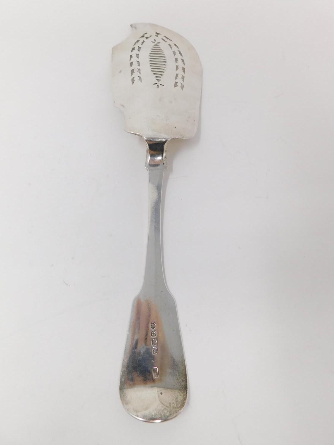 A collection of silver cutlery. Inlcuding a Georgian pierced foliate design fish slice, - Image 6 of 17