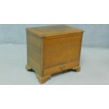 A Victorian style oak sewing box with lift up top and drawer fitted to base. H.50 W.53 D.36cm