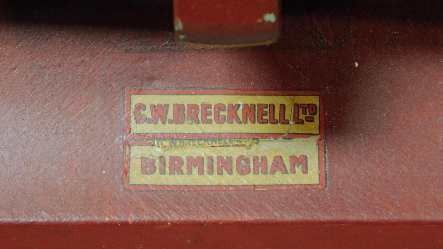 A set of C.W. Brecknell Ltd of Birmingham vintage red painted iron weighing scales with weights. - Image 3 of 4