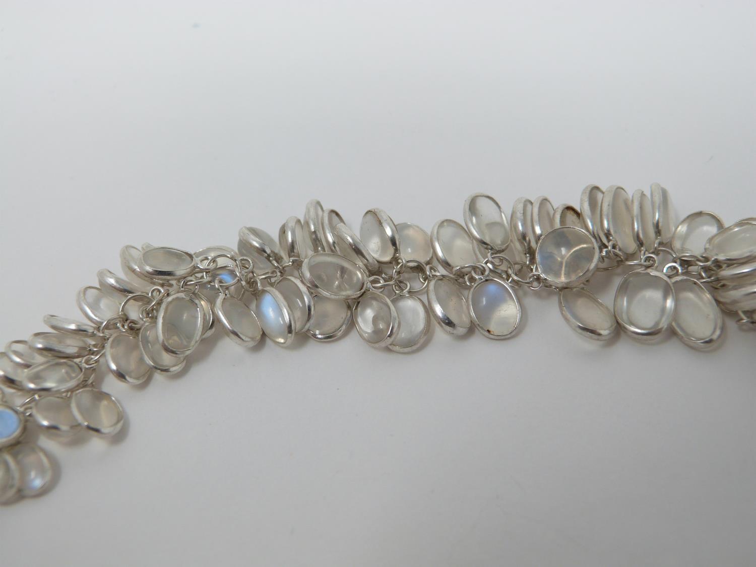 A bespoke Moonstone and silver graduated garland necklace. The oval moonstones set in individual - Image 7 of 7