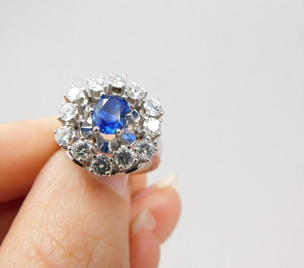 A vintage 14 carat white gold sapphire and diamond cluster ring. Set to center with an oval mixed - Image 5 of 11