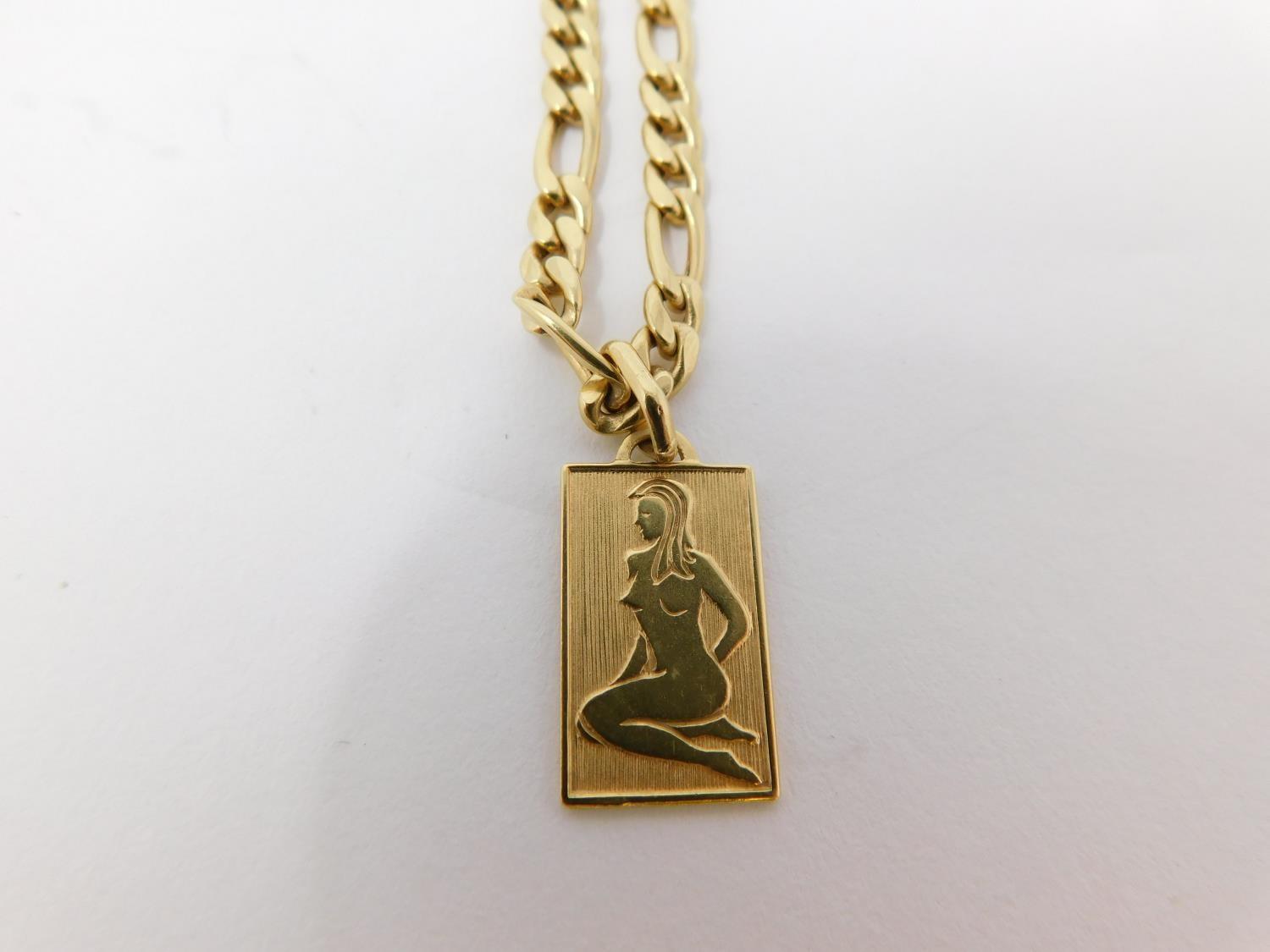 An 18 carat yellow gold Figaro chain with engraved zodiac rectangular pendant. Fastens with a secure - Image 3 of 9