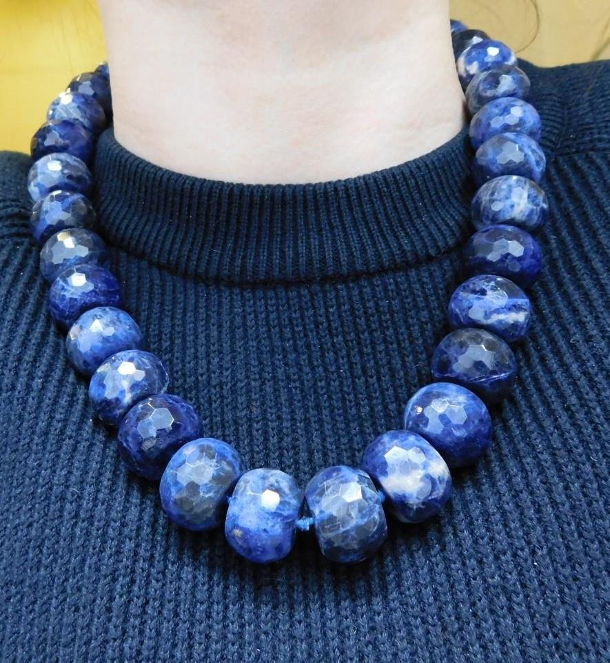 A honeycomb faceted Sodalite bead nacklace with Lapis Lazuli silk chord loop clasp. Comprised of - Image 10 of 10
