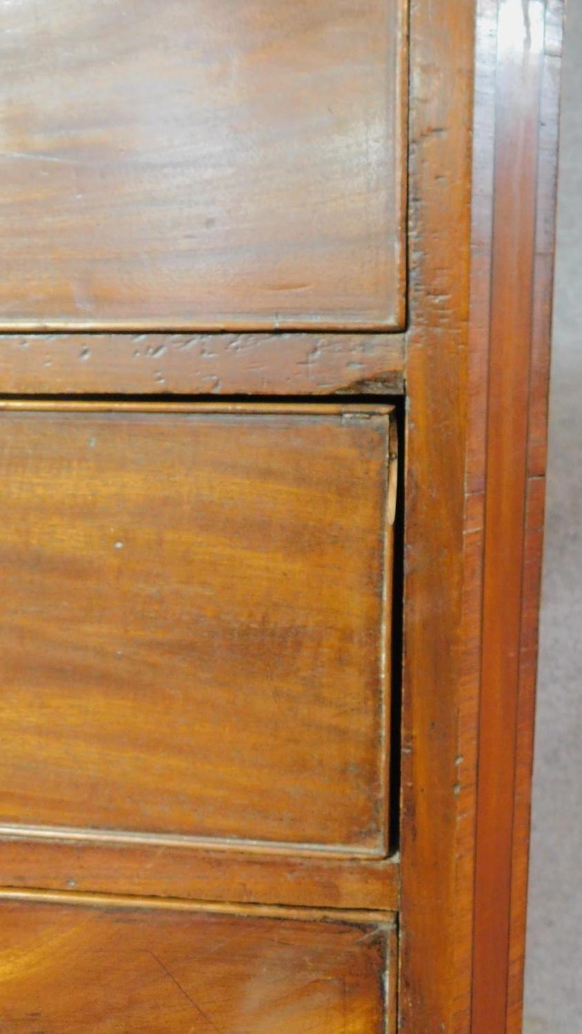 A Georgian mahogany chest on chest with satinwood and ebony inlay and brass plate handles on - Image 6 of 6