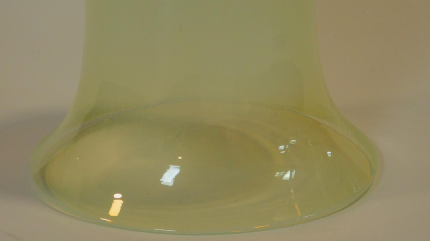 An Art Nouveau Uranium opalescent glass bell shaped lamp shade. H.18 W.15cm - Image 4 of 4