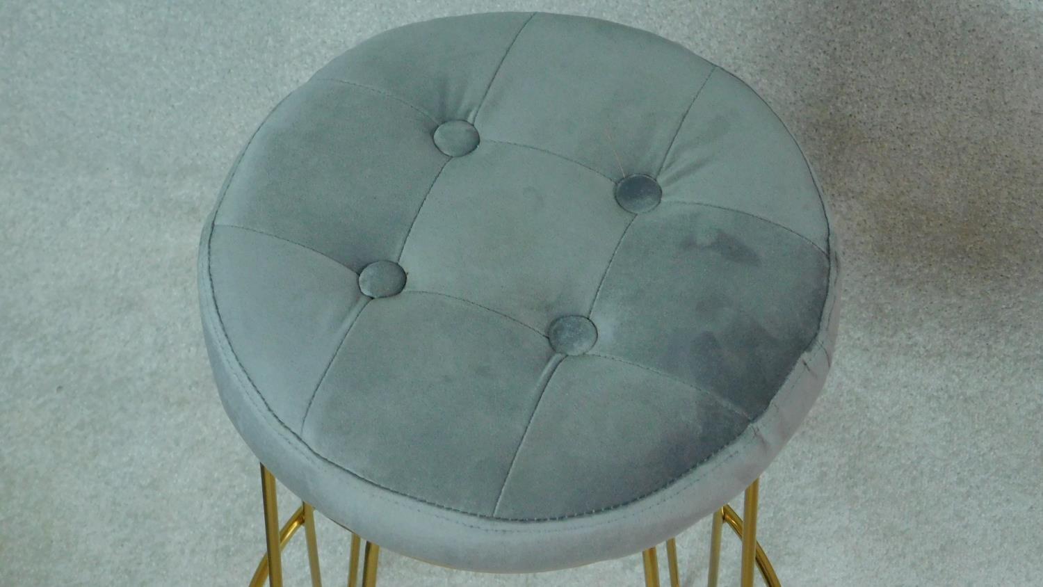 A vintage style cocktail stool in petrol blue buttoned upholstery on gilt metal hairpin supports. - Image 2 of 4