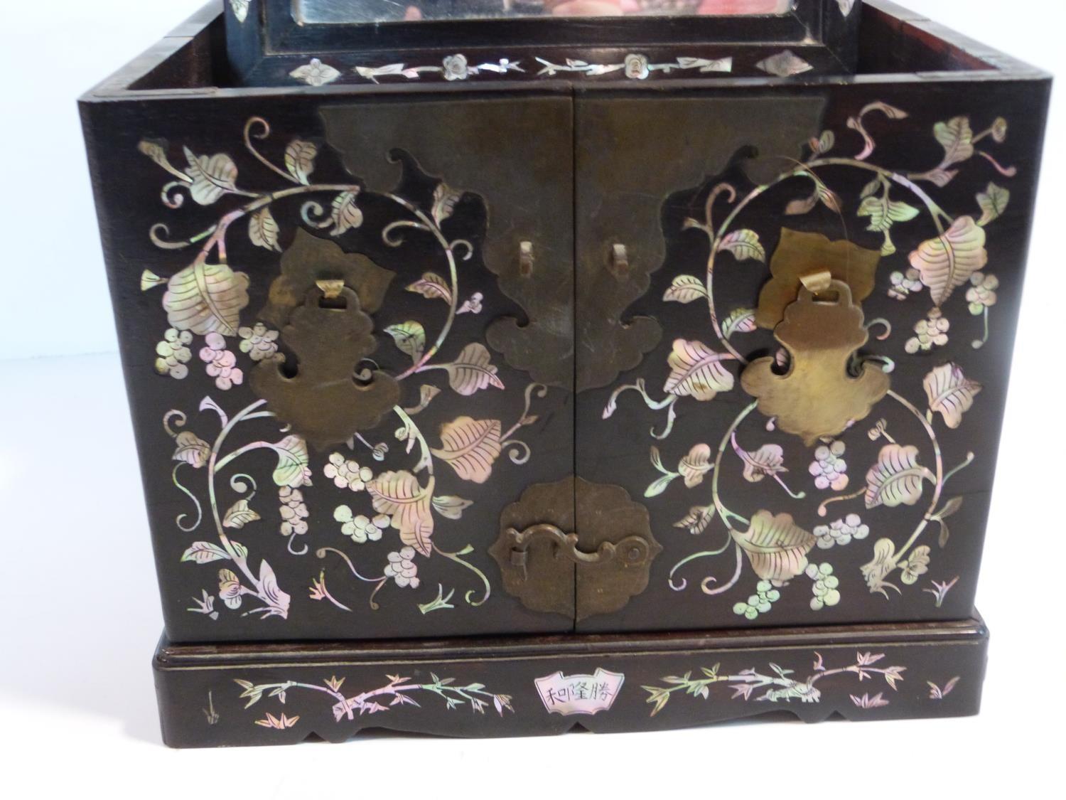 A 19th century Chinese rosewood travelling vanity box decorated with inlaid mother of pearl figures, - Image 11 of 22