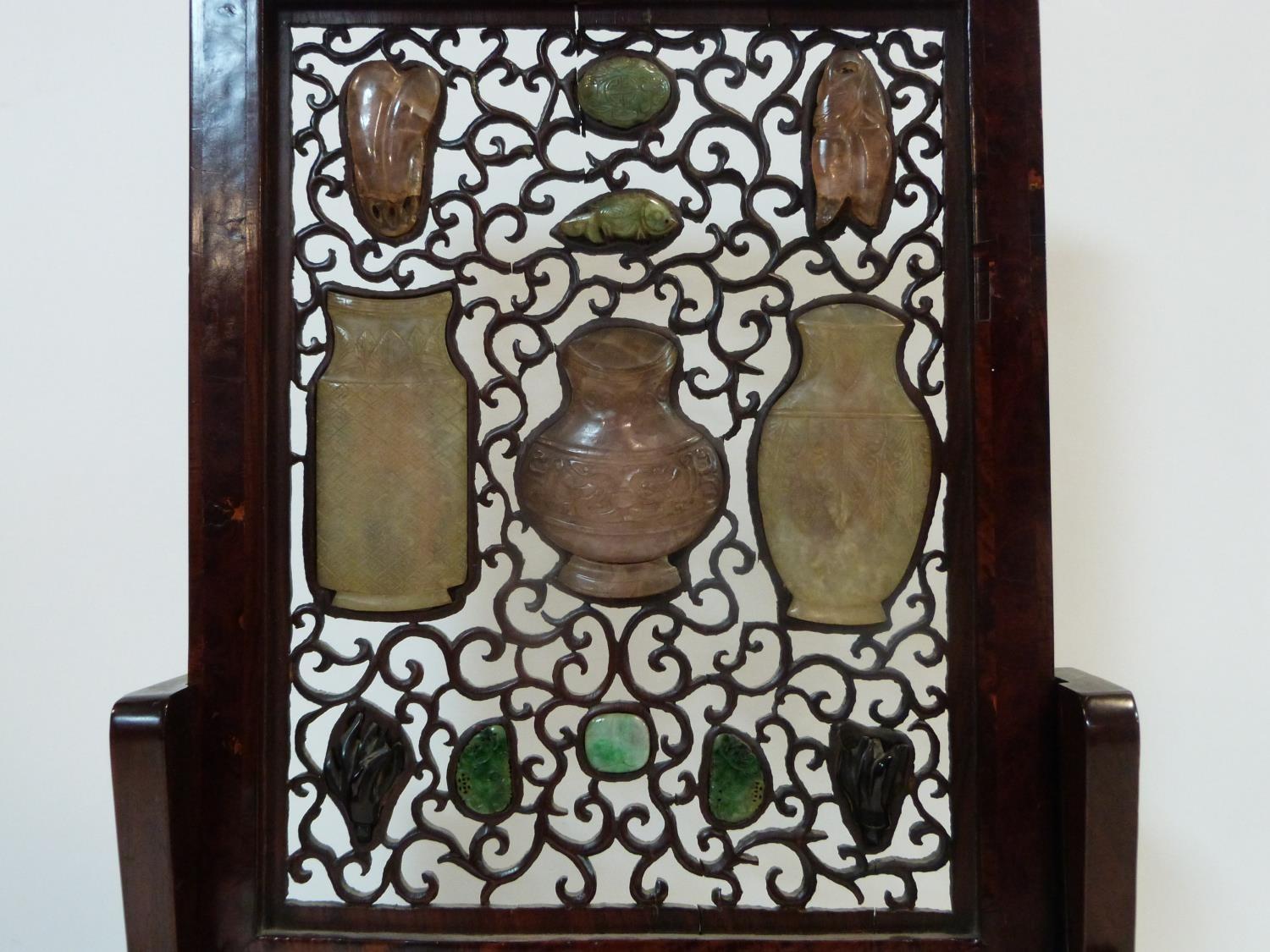 A Qing dynasty Chinese carved and pierced hardwood table screen and geometric stand. The screen is - Image 3 of 24